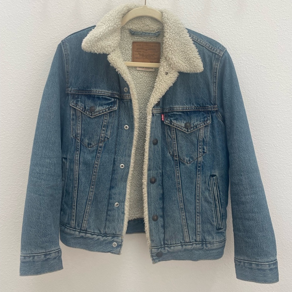 Levi’s Sherpa Trucker Denim Jacket size XS